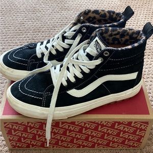 Vans MTE women’s size 9.5